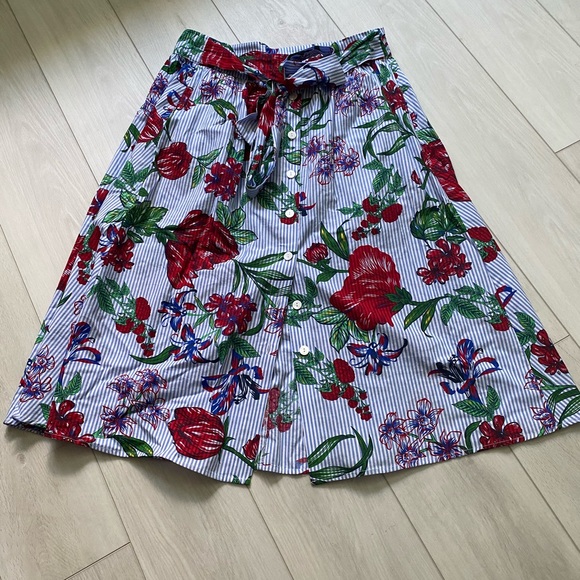 Philosophy A Line Skirt - Picture 7 of 8